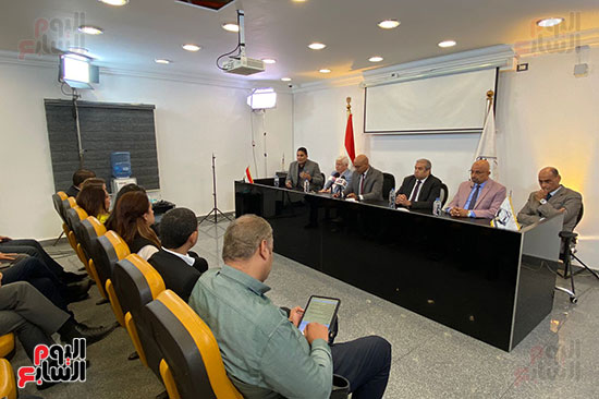 تنسيقية أحزاب الشباب تنظم صالون نقاش حول الحروب السيبرانية (10) تنسيقية أحزاب الشباب تنظم صالون نقاش حول الحروب السيبرانية (10)