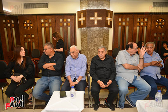 جانب من حضور جنازة عاطف بشاي جانب من حضور جنازة عاطف بشاي