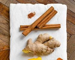 صورة Ginger, turmeric, and cinnamon