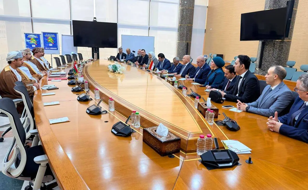 مصر وعُمان تبحثان تعزيز التعاون في الصناعة والنقل