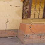 شبح الانهيار يطارد 15 أسرة بمدينة بدر.. وسكان العقار يطالبون بتحرك عاجل
