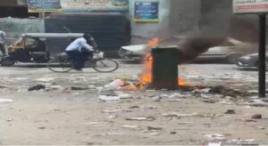 حريق محول كهرباء يثير الذعر بين أهالي المطبعة بفيصل.. والسكان يحذرون من كارثة بسبب القمامة