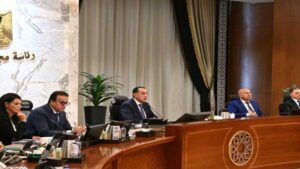 «تريليون و400 مليار جنيه و55 ألف وظيفة.. تفاصيل قرارات الحكومة لتحريك الاستثمار وحماية العمالة»