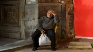 «المواطن هو الحل الأسهل.. حكومة تبحث عن الإيرادات وتنسى معنى الموارد»