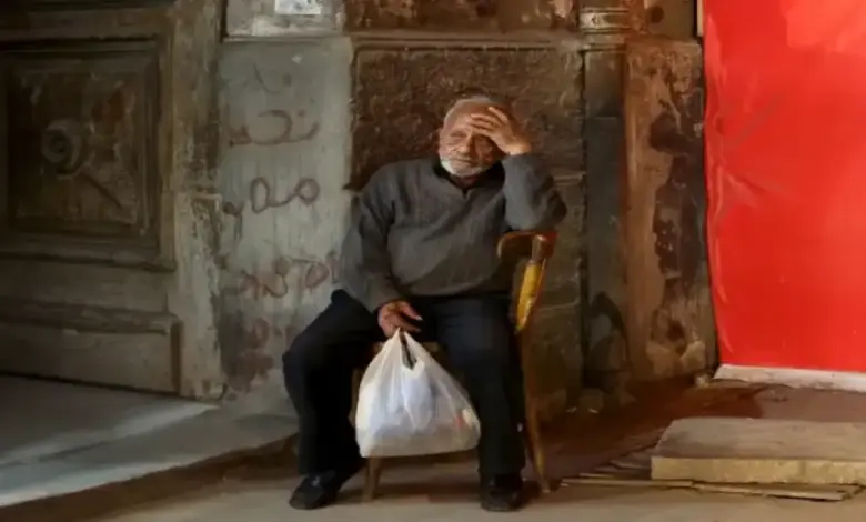 «المواطن هو الحل الأسهل.. حكومة تبحث عن الإيرادات وتنسى معنى الموارد»