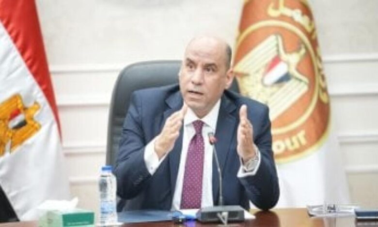 «فوق الـ40».. وزارة العمل تفتح باب الفرص أمام أصحاب الخبرات وتواجه ثقافة استبعاد السن