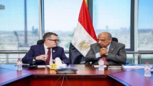 الكهرباء والتخطيط تتحركان لتأمين تمويل مشروعات الطاقة.. وخطة لاستغلال الخامات الأرضية والعناصر النادرة