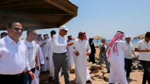 محافظ جنوب سيناء يضع حجر أساس تطوير مدخل دهب.. ويؤكد: نسعى لترسيخ مكانتها كوجهة سياحية عالمية