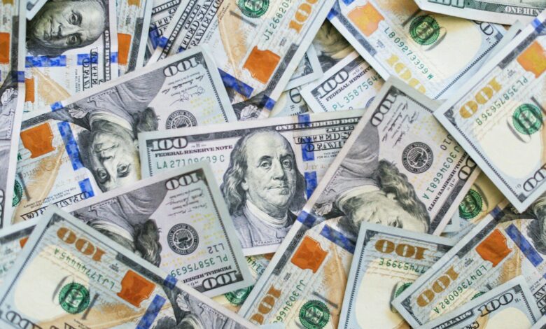 سعر الدولار في البنوك اليوم .. تحركات هادئة وترقب في السوق المصرفي