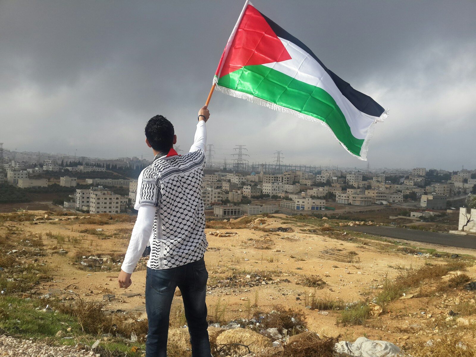 فلسطين