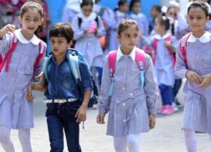 استعداداً للعام الدراسي الجديد.. المديريات تتعاقد مع معلمين بالحصة وتمدد الخدمة لمن بلغوا السن وتواصل تسكين المعينين