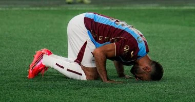 الملك المصري يعزز حضوره.. محمد صلاح يدخل تاريخ الدوري التركي عبر بوابة طرابزون سبور