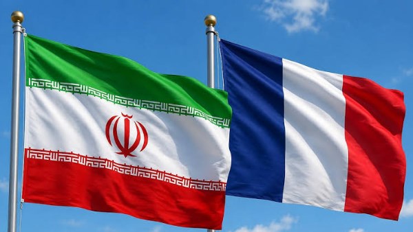 تصعيد дипломаسي جديد.. فرنسا تستدعي السفير الإيراني وتطرد اثنين من الدبلوماسيين