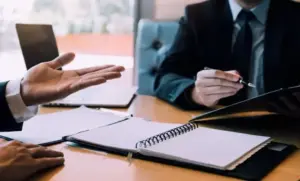حقوق العامل بعد انتهاء عقد العمل.. ما المستحقات الأساسية؟