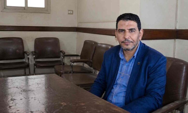 خط محمول باسمك دون علمك؟.. محامٍ بالنقض يحذر من التوقيع داخل فرع شركة الاتصالات