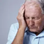 متابعة مرضى الزهايمر .. دعم طبي وأسري متكامل