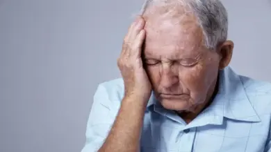 متابعة مرضى الزهايمر .. دعم طبي وأسري متكامل