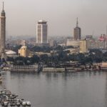 تطوير التعليم الرقمي: كيف تعيد التكنولوجيا الذكية صياغة مستقبل المدارس والجامعات؟