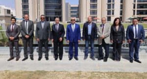 وزير النقل يتفقد فرع الأكاديمية العربية بالعلمين ويؤكد أهمية التعليم الحديث | صور