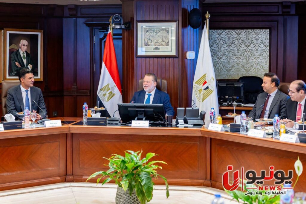 مليار جنيه لإحياء المصانع المتعثرة.. «المركزي» و«الصناعة» يطلقان صندوقًا لإعادة الهيكلة والتشغيل